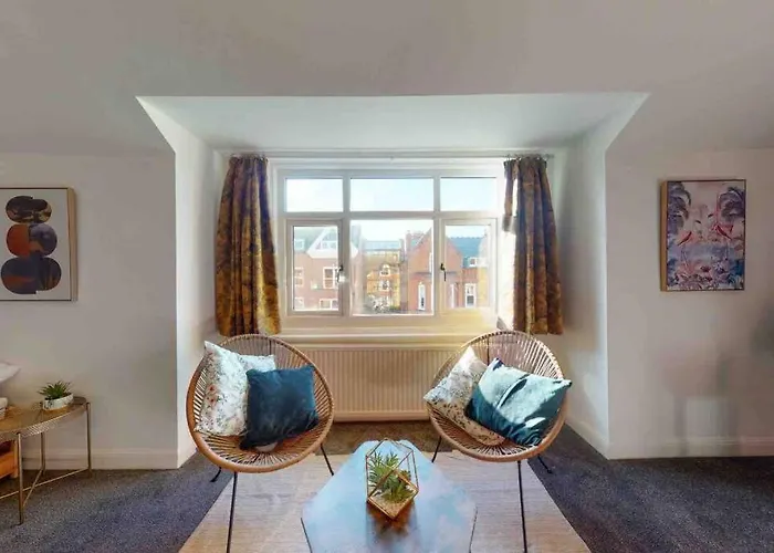 No.10 Seaside Apartment - 1St & 2Nd Floor